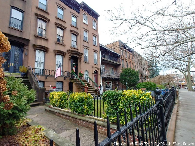 Carroll Gardens browstones