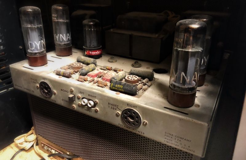 vintage audio equipment at StereoBuyers