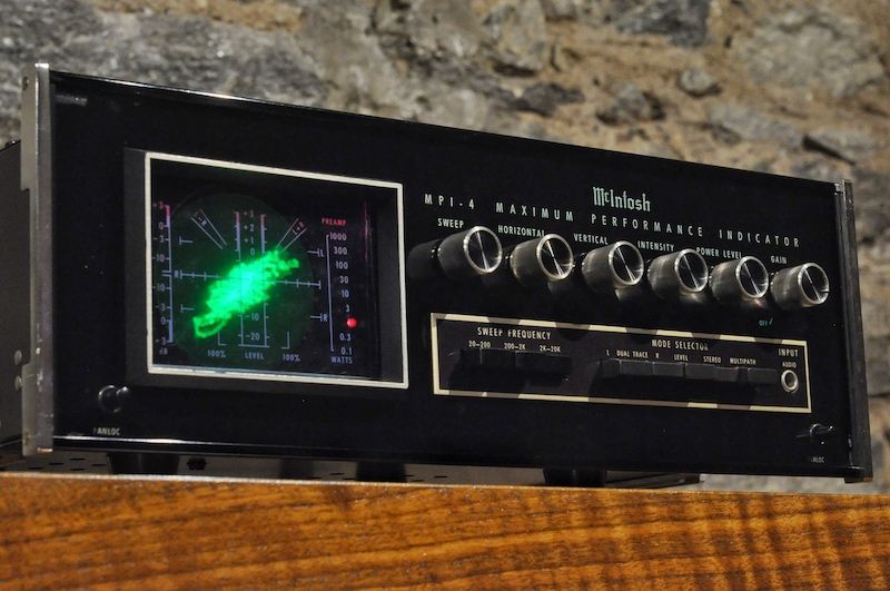 vintage audio equipment at StereoBuyers