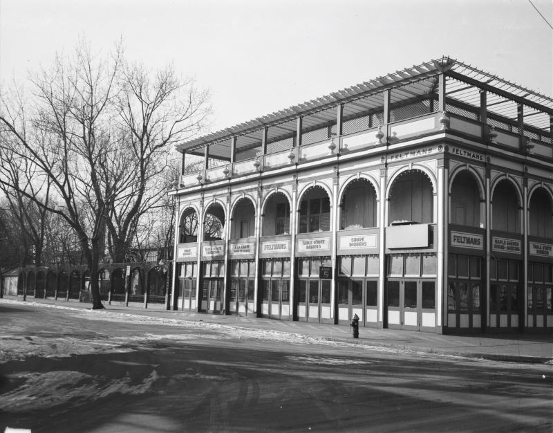 Feltmans in Coney Island in 1940