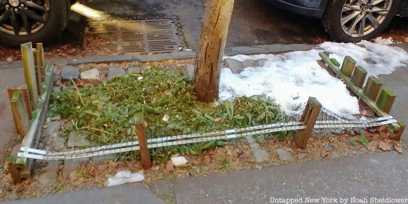 Mini Brooklyn Bridge in Cobble Hill