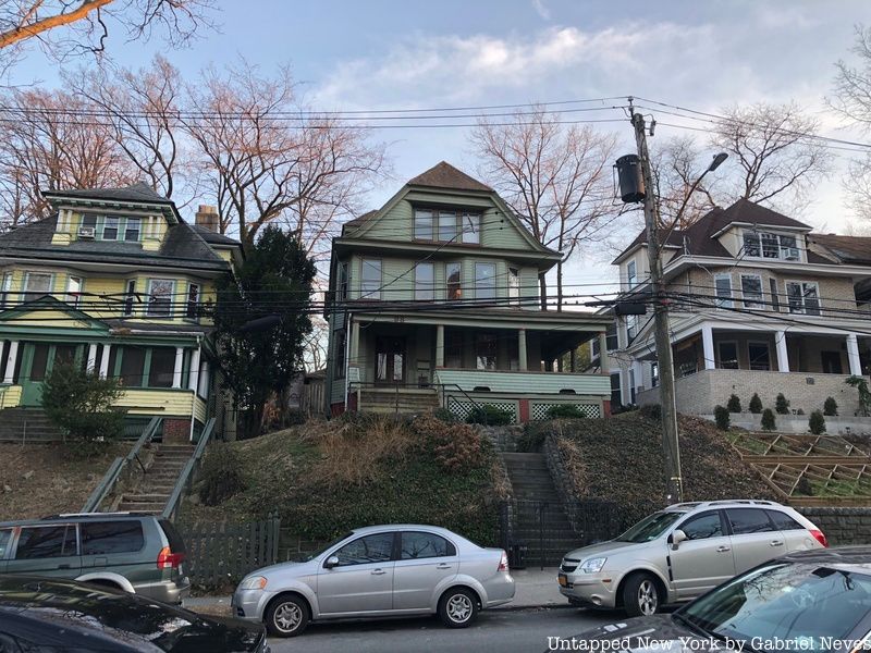 victorian houses on hamilton avenue in staten island