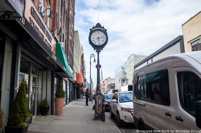 Bomelstein sidewalk clock on Manhattan Avenue