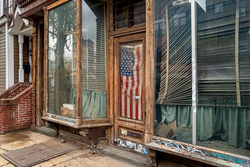 empty storefront in Williamsburg