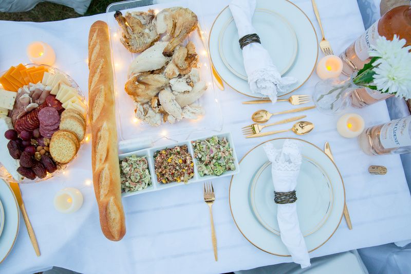 Diner en Blanc table setting