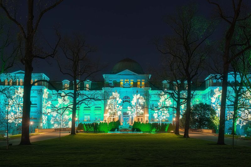 Light projections on the LuEsther T. Mertz Library at NYBG GLOW