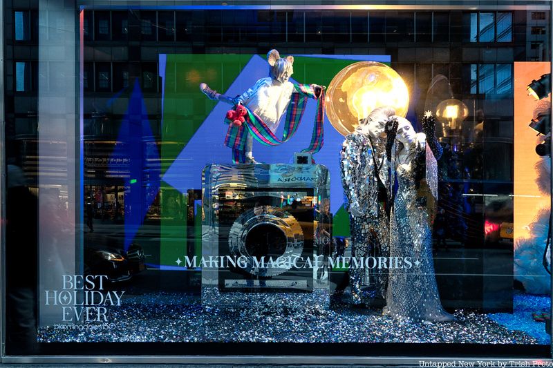 Bloomingdale's 2022 holiday windows