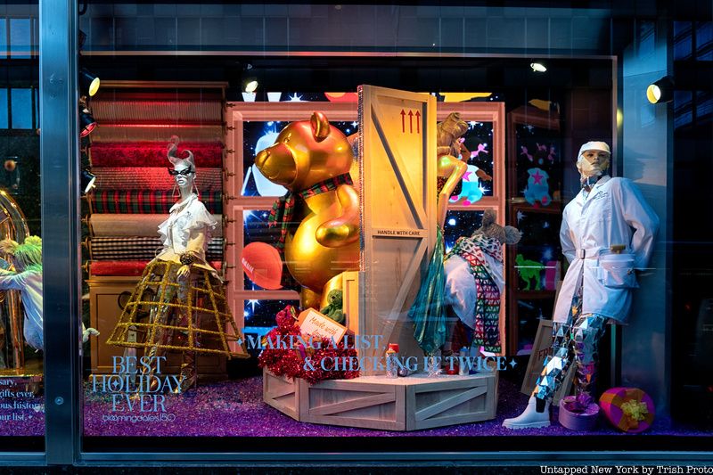 Bloomingdale's 2022 holiday windows