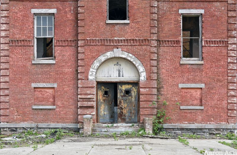 Abandoned buildings on Hart Island