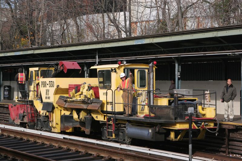 Ballast regulator subway car