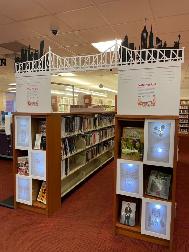 book display contest contestant