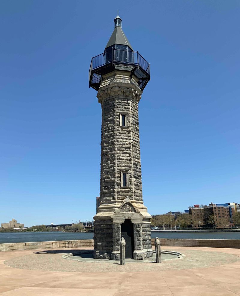 Roosevelt Island Lighthouse