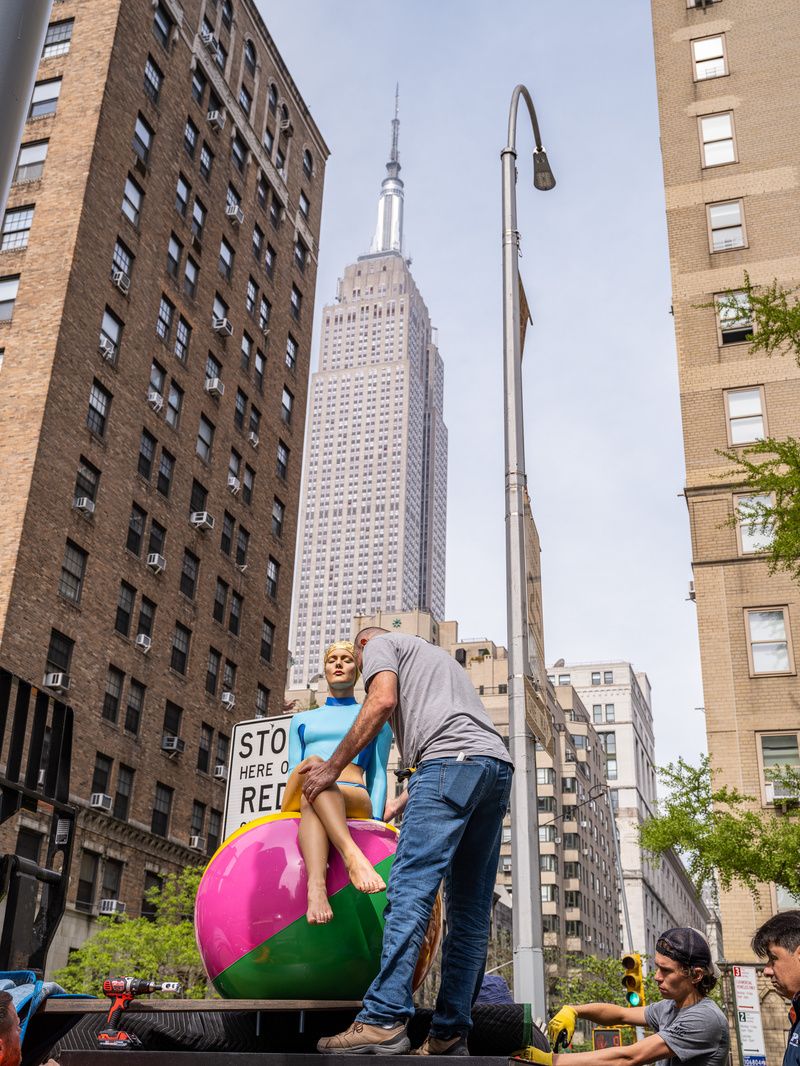 sculpture on Park Avenue installation