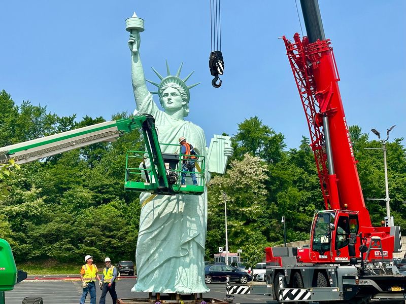 Little Liberty removal from the Brooklyn Museum