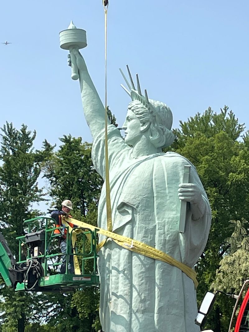 Little Liberty removal from the Brooklyn Museum