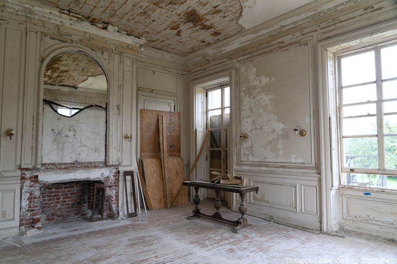 Lynnewood Hall bedroom