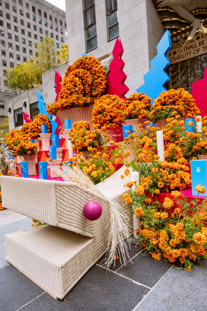 Dia de los Muertos ofrenda at Rockefeller Center