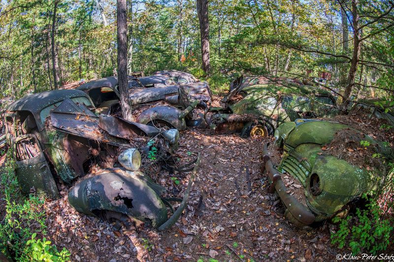 Abandoned rusty cars at Wade's Salvage