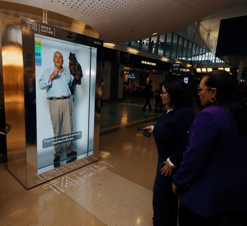 Zoo animal holograms at JFK