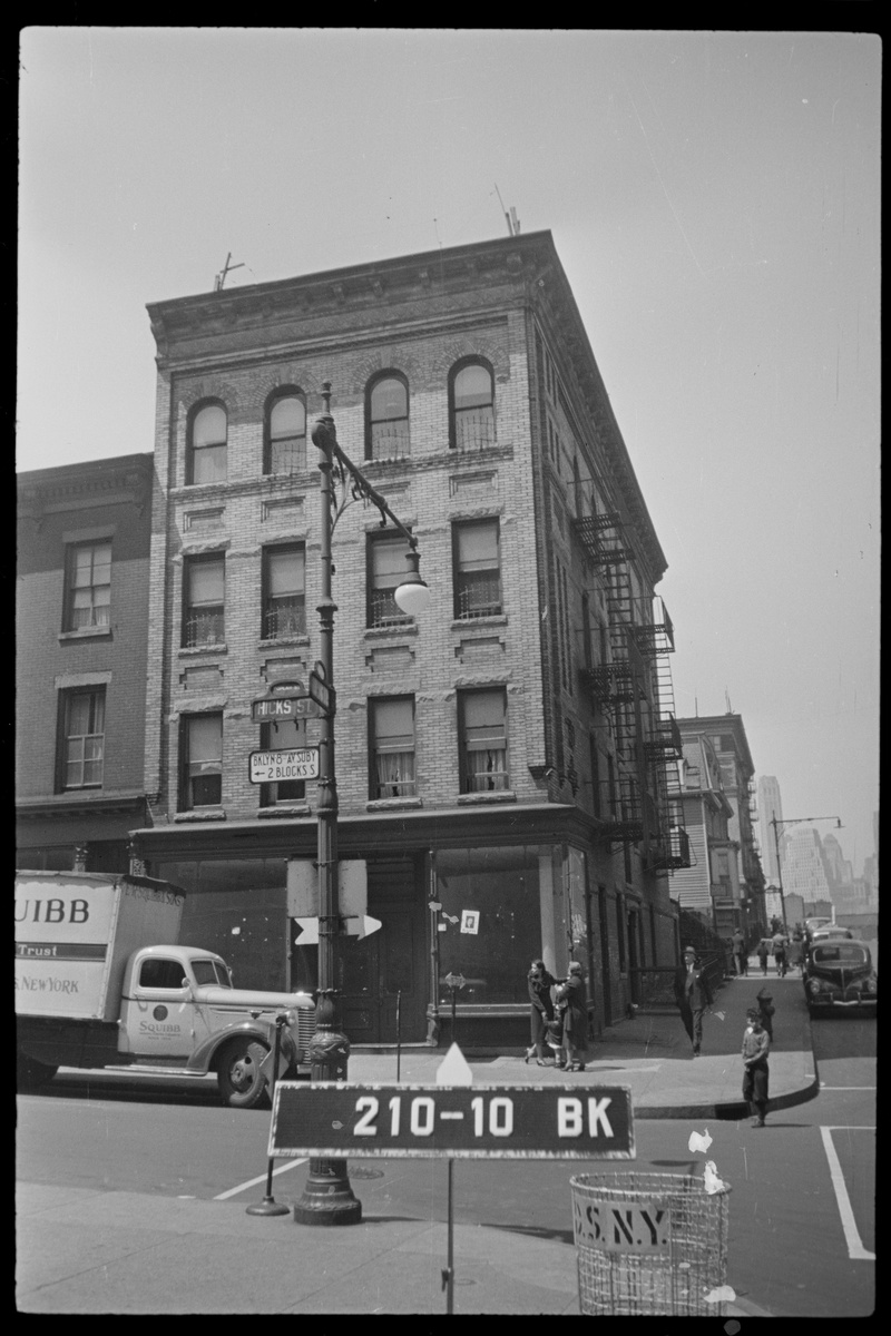 1940s tax photo of Hicks Street