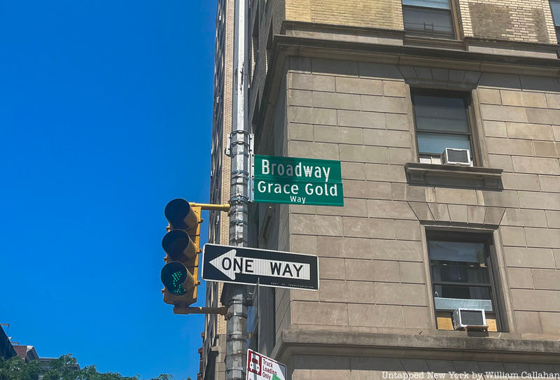 Grace Gold Way Street Sign