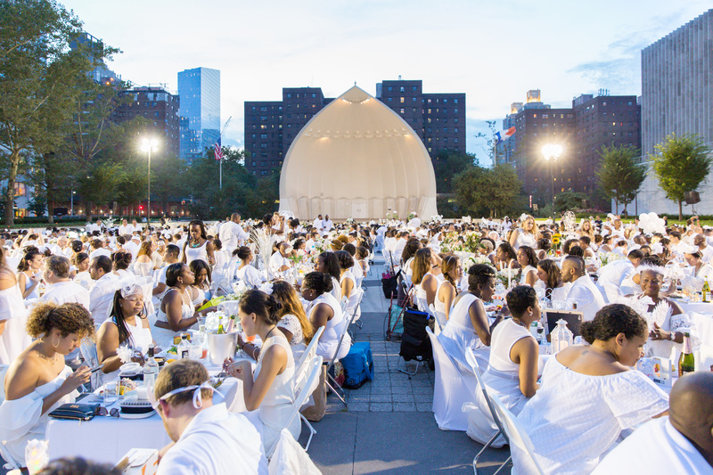 Diner en Blanc