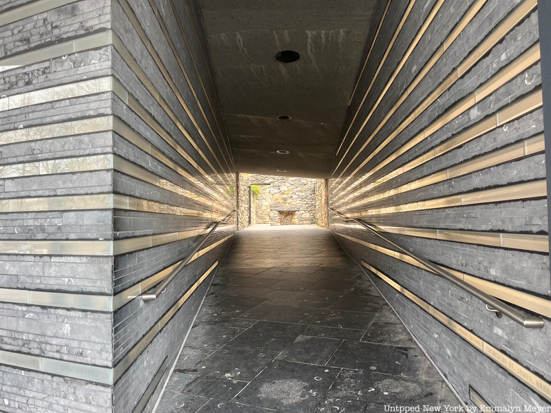 Entry passage at the Irish hunger Memorial