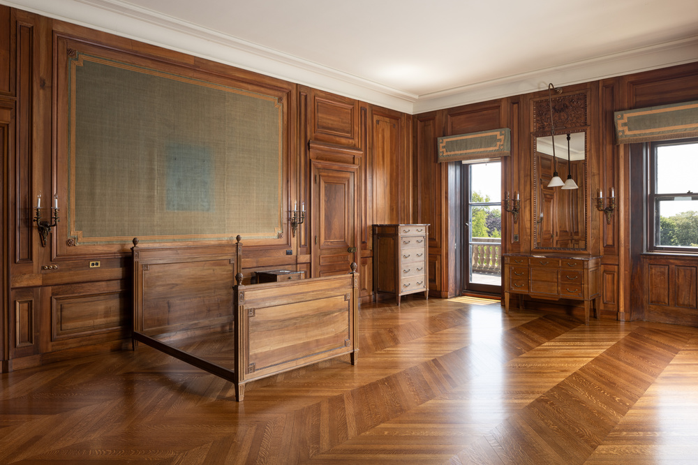 The Breakers third floor bedroom