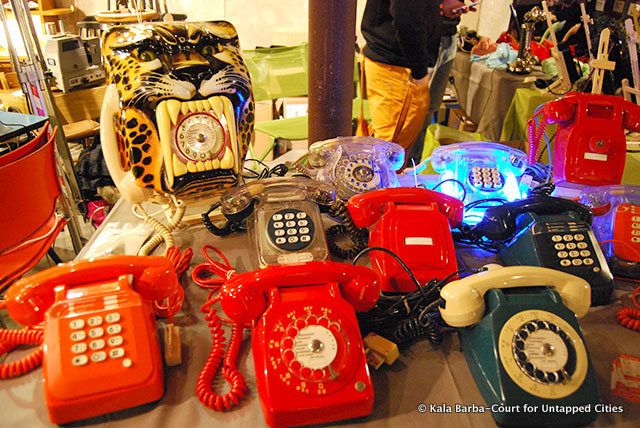 Wonder Vintage Market telephones
