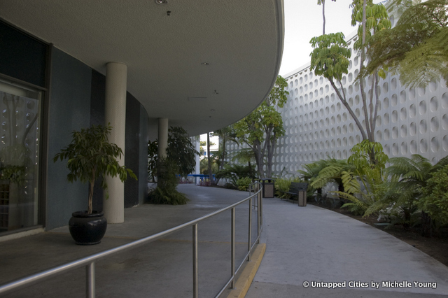 LAX Airport-Theme Building-Architecture-William Pereira-Charles Luckman-2