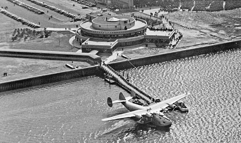 1974 THE MARINE AIR TERMINAL LA GUARDIA AIRPORT NEW YORK 8X10 PHOTO
