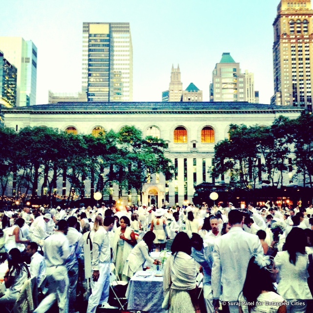 2013 NYC Diner en Blanc-Bryant Park-White Dinner-Flash Mob-September-9