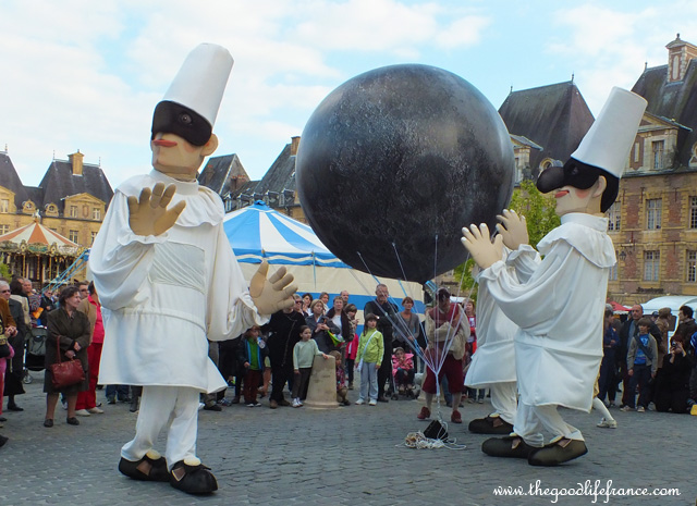 The World Puppet Festival France, The Good Life France