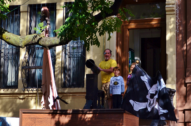Pirate Ship-Halloween Decoration-Brownstone-Park Slope-Second Street-Brooklyn-NYC-1