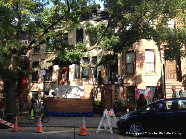Pirate Ship-Halloween Decoration-Brownstone-Park Slope-Second Street-Brooklyn-NYC-2