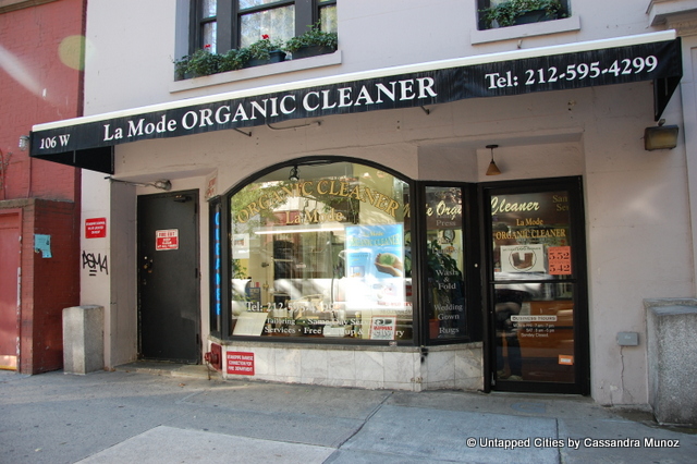 La Mode Cleaners, location from You've Got Mail
