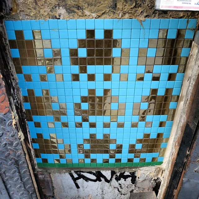 89 Avenue A-Invader Was Here-East Village-Alphabet City-Street Art-NYC