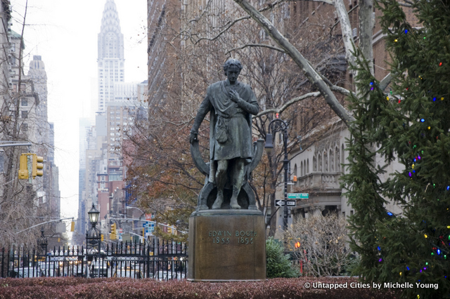 Gramercy Park-Manhattan-NYC-Christmas Tree-Edwin Booth Statue_1