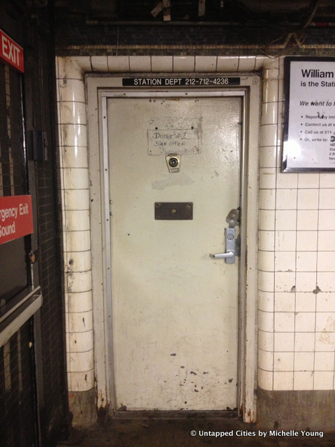 nyc-subway-doors-station-dept