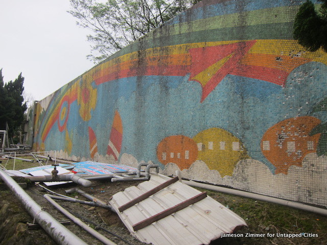 mural-futuro-wanli-taipei-taiwan-untappedcities-jamesonzimmer