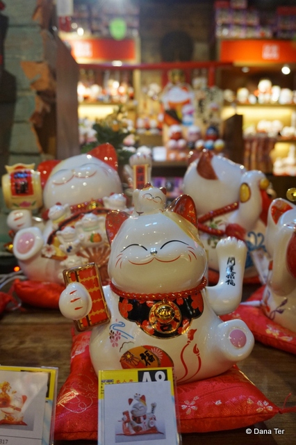 Cat Village-porcelain cats-Taipei-Untapped Cities-Dana Ter