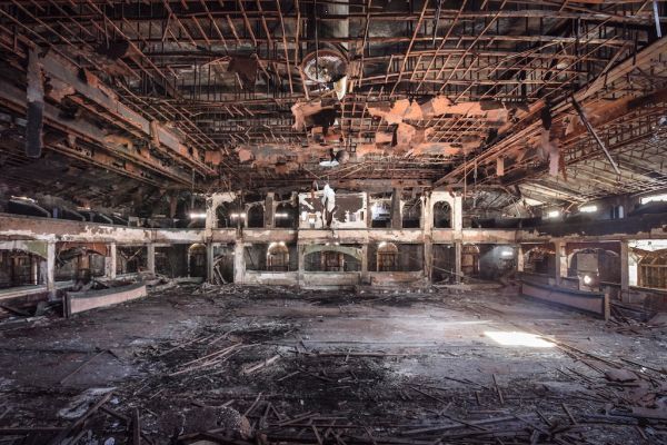 Currently abandoned interior of the "Rennie" Source: AbandonedNYC