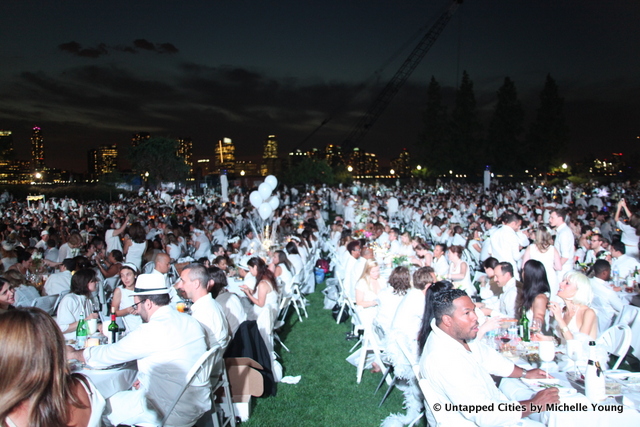 NYC Diner en Blanc-2014-Nelson A Rockefeller Park-Battery Park-White Dinner-Pop Up-Flash Mob-017