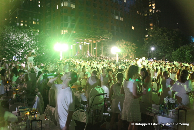 NYC Diner en Blanc-2014-Nelson A Rockefeller Park-Battery Park-White Dinner-Pop Up-Flash Mob-024