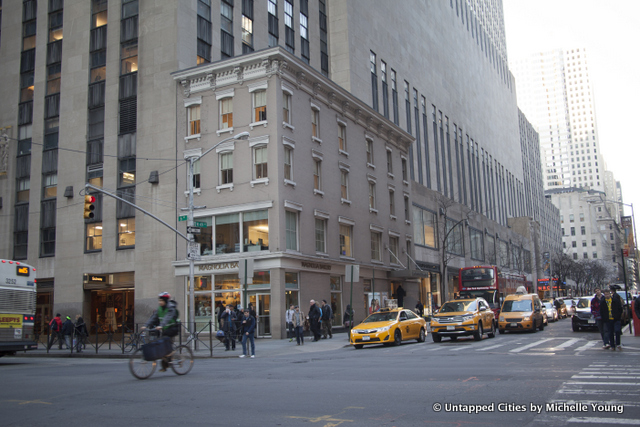 Holdouts-Sixth Avenue-Rockefeller Center-Townhouses-Magnolia Bakery-Radio City-NYC