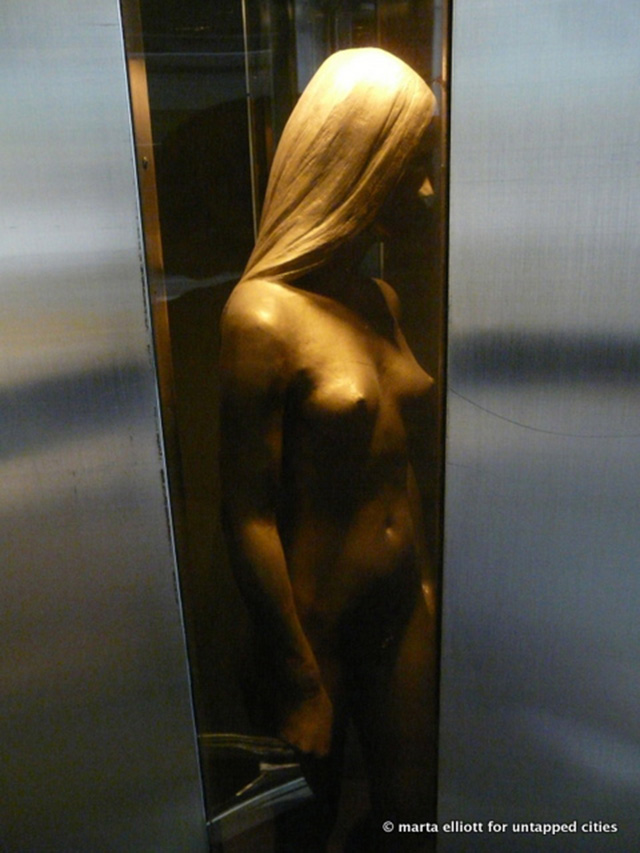 naked-woman-sculpture-747-third-avenue-nyc-untapped