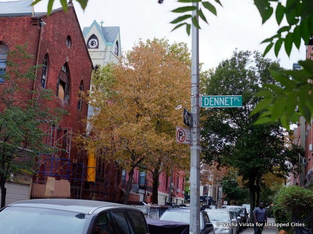 Dennet-Denett-Place-NYC-Signs-Carroll-Gardens-Gowanus-Untapped Cities-Nasha Virata