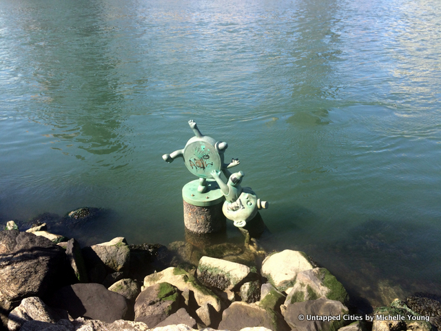 Tom Otterness-Roosevelt Island-Marriage of Real Estate and Monday-East River-NYC-005