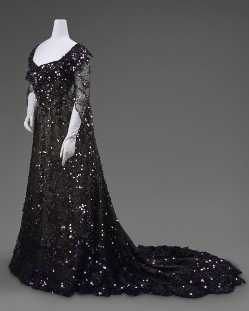 Metropolitan Museum of Art-Death Becomes Her-A Century of Mourning Attire-Dress-4