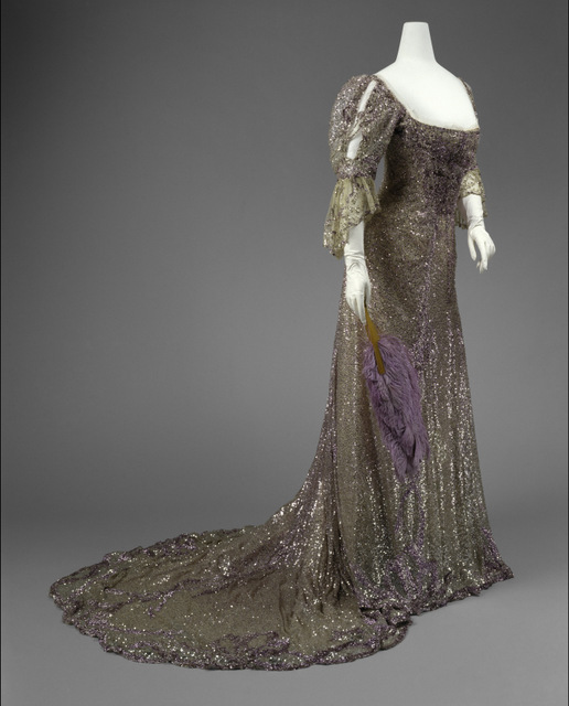 Metropolitan Museum of Art-Death Becomes Her-A Century of Mourning Attire-Dress-5